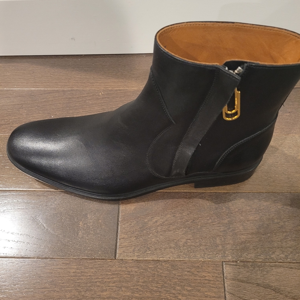 New in Box Off-White Chelsea Zip Black Boots Size 44